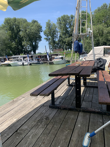 Reštaurácia MYB Club (U bosorky) - Gastronómia a pohostinstvo