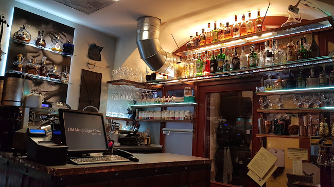 Comentarii opinii despre Old Men's Cigar Club