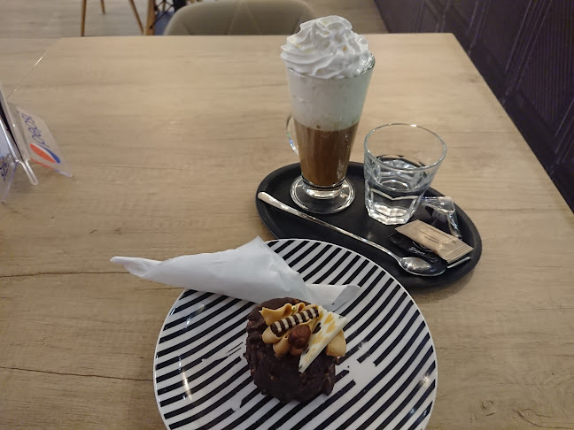 Opinii despre Cukráreň Sladký sen, Krtíšska cukráreň în Brezno - Gastronómia a pohostinstvo