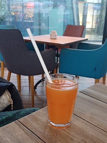 Comentarii opinii despre CUBE CAFÉ