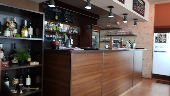 Cosmopolitan coffee and wine bar