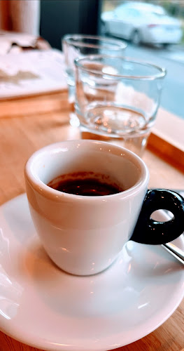 Opinii despre Jolka - kaviareň a pražiareň kávy / cafe & coffee roastery în Ružinov - Gastronómia a pohostinstvo