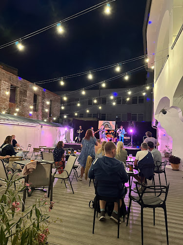 u Bothára | Umelecká kaviareň - bar - galéria - Banská Bystrica