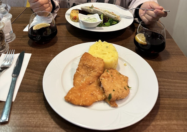 Opinii despre La Famille Caffe and restaurant în Žilina - Gastronómia a pohostinstvo