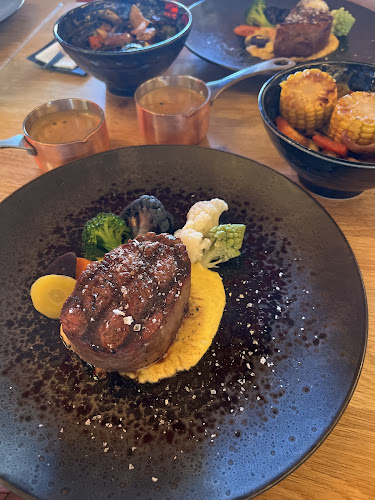 Comentarii opinii despre Meet Meat Restaurant & Bar