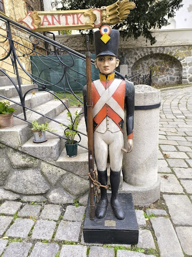 Café L'Aura & Antik art shop