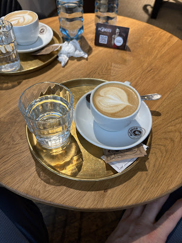 Comentarii opinii despre MONDIEU FRANCHISÉ No. 1