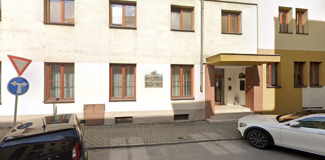 Reštaurácia - hotel Slovan